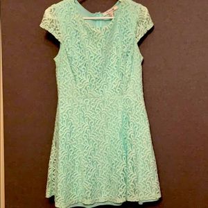 Minty green short dress 👗